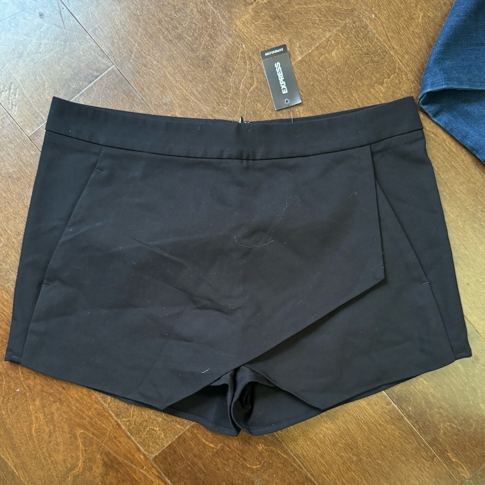 Express Black envelope skirt